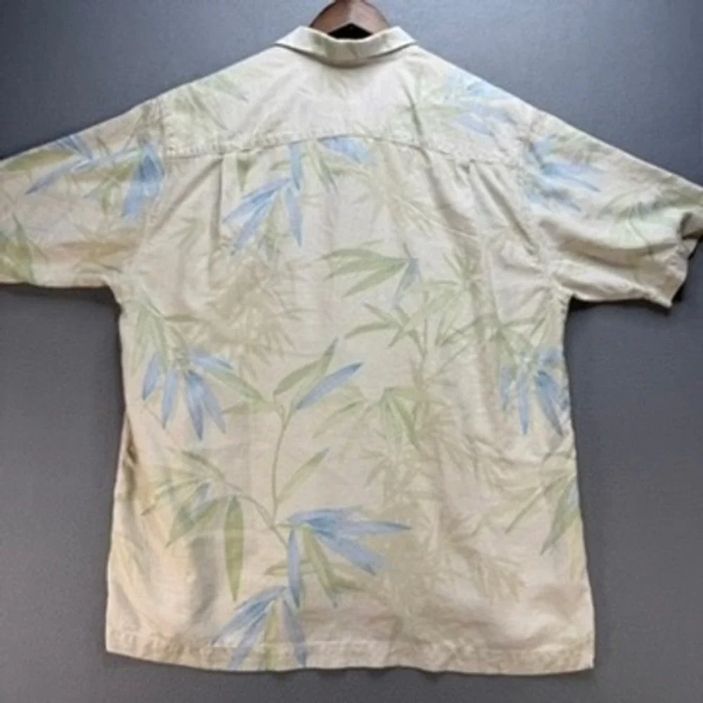 Tommy Bahama Shirt Men Large Beige Bamboo Print Silk Camp Button Up Short Sleeve